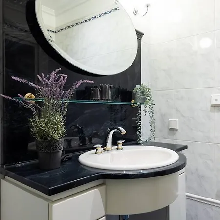 Dictumfactum Luxury *